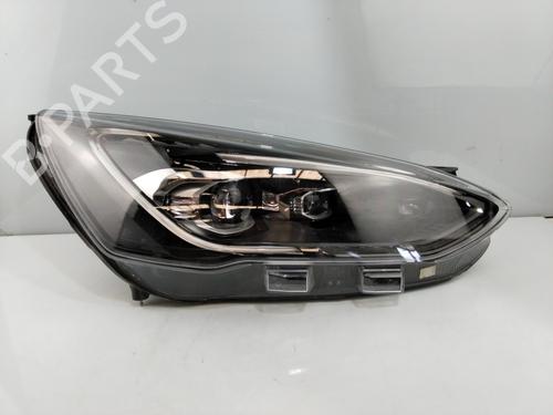 Used Right headlight FORD FOCUS III [2010-2020]  19422601