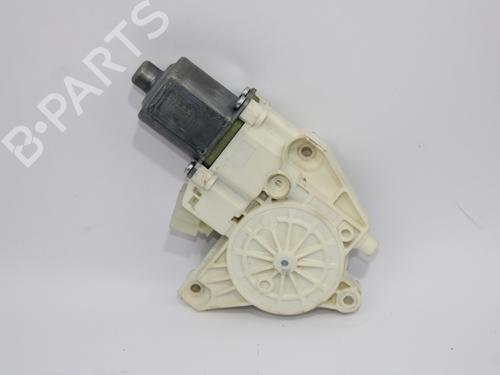Right front window motor INFINITI Q30 1.5 D | BP12306890E20 