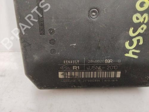 Fuse box RENAULT MEGANE III Hatchback (BZ0/1_, B3_) 1.2 TCe (BZ16, BZ28) | BP25857668E1 