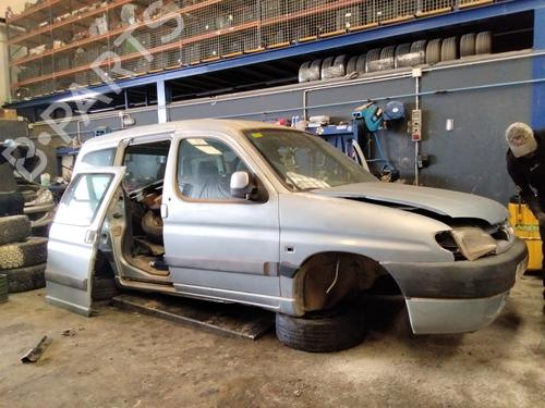 Left front door PEUGEOT PARTNER Box Body/MPV (5_, G_)  | BP17647411C2 