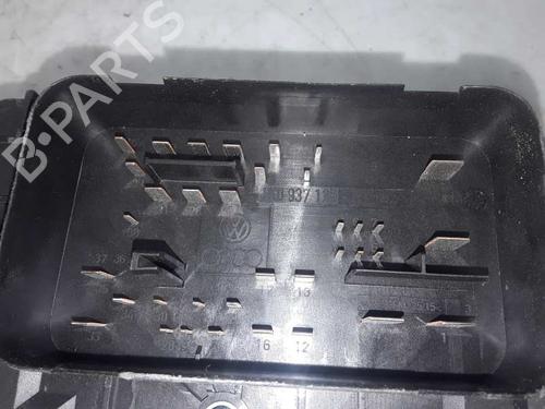 Fuse box SKODA SUPERB II Estate (3T5) 2.0 TDI 16V | BP8573147E1 