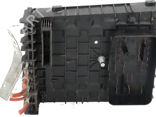 Fuse box VW GOLF VI (5K1) 1.6 TDI | BP31624218E1