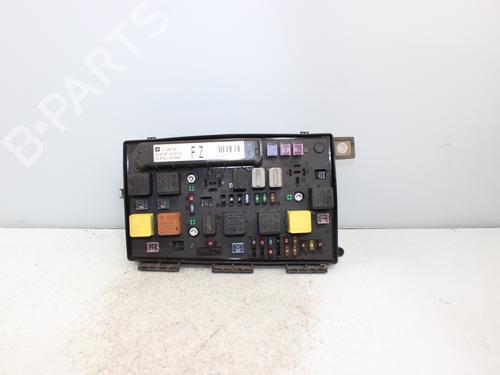 Sikringsdose OPEL ASTRA H (A04) 1.9 CDTI (L48) (150 hp) 18297397