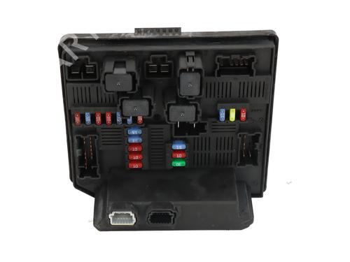 Caja reles / fusibles RENAULT KOLEOS I (HY_) 2.0 dCi (HY0K) (150 hp) 31278424