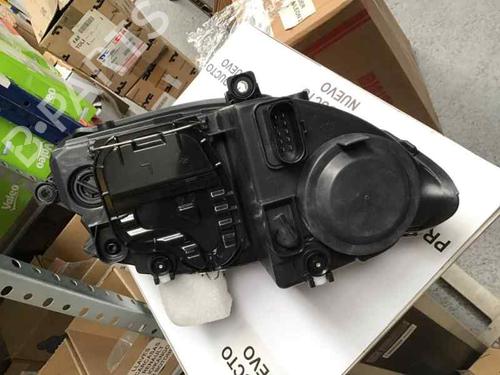 Used Right headlight SEAT LEON (1P1) [2005-2013]  8578611
