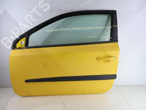 Used Left front door Left front door FIAT STILO (192_) 1.9 JTD (192_XE1A) (115 hp) 40198069 40198069