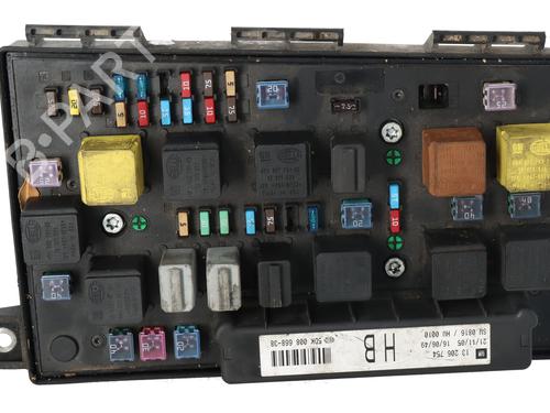 Used Fuse box Fuse box 31952224 31952224