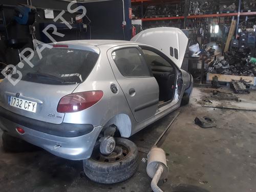 Fuse box PEUGEOT 206 Hatchback (2A/C) 1.4 HDi eco 70 | BP18246713E1 