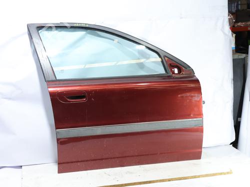 Używane Drzwi przednie prawe Drzwi przednie prawe VOLVO S80 I (184) 2.0 (163 hp) 37234264 37234264