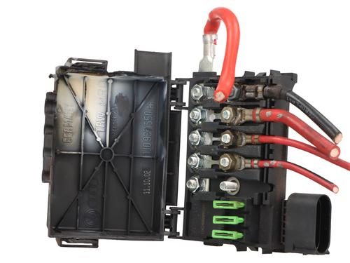 Used Fuse box Fuse box VW GOLF IV (1J1) [1997-2008] 32858016 32858016