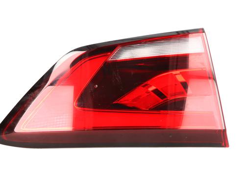 left-tailgate-light-mg-mg-zs-suv-azs1-2017-32320334 main image