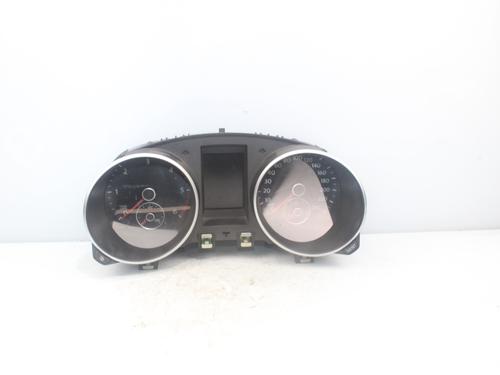 Used Instrument cluster VW GOLF VI (5K1) 1.6 TDI (105 hp) 16886219