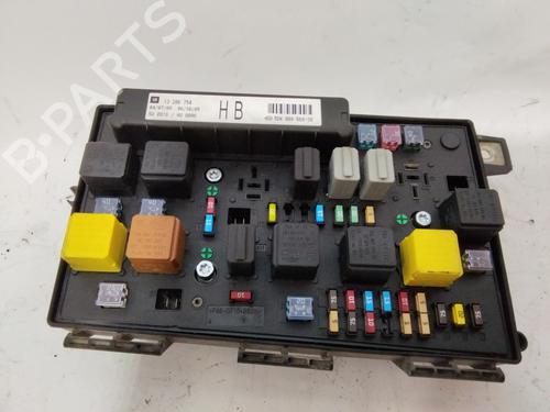 Sikringsdåse OPEL ZAFIRA / ZAFIRA FAMILY B (A05) [2005-2019]  28105438