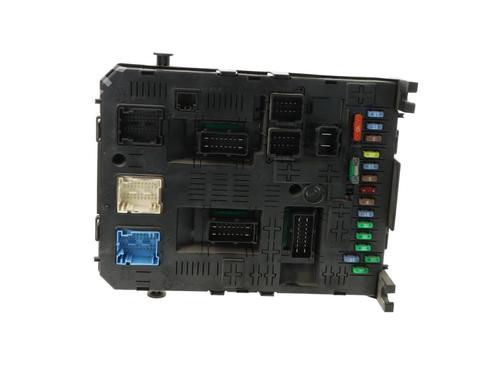 Used Fuse box Fuse box 39559090 39559090