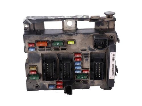 Used Fuse box Fuse box 38913789 38913789