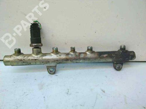 Used Injection rail Injection rail RENAULT LAGUNA II (BG0/1_) 1.9 dCi (BG08, BG0G) (120 hp) 8574265 8574265