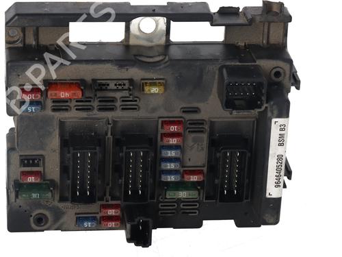 Used Fuse box Fuse box CITROËN XSARA (N1) 1.6 16V (109 hp) 35930104 35930104