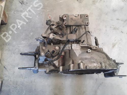 Used Gearbox HYUNDAI TUCSON (JM) 2.0 CRDi (140 hp) 8609251