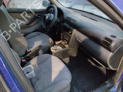 Left headlight SEAT TOLEDO II (1M2) | BP32033294C28