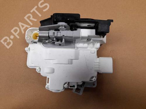 Used Front left lock SEAT LEON (1P1) [2005-2013]  8573812