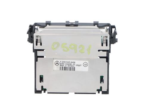 display-monitor-mercedes-benz-c-class-coupe-cl203-2001-2002-2003-2004-2005-2006-2007-2008-2009-2010-2011-32708527 main image