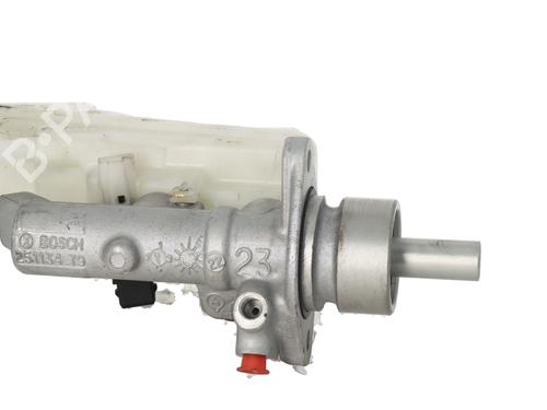 Brake master cylinder TOYOTA AVENSIS Saloon (_T25_) 2.0 D-4D (CDT250_, CDT250R) | BP32384839M77