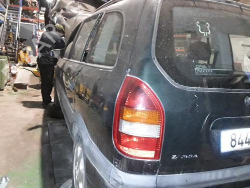 Left taillight OPEL ZAFIRA A MPV (T98) 2.0 DTI 16V (F75) | BP15679563C34 