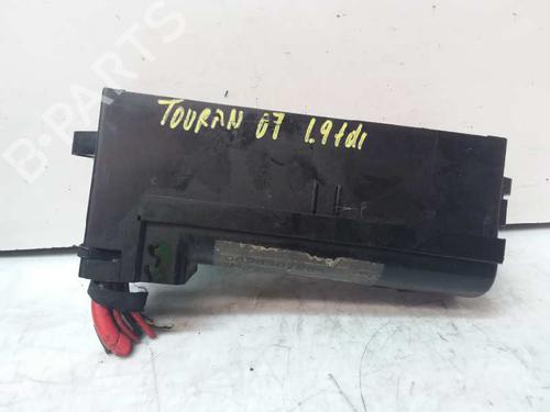 Used Fuse box VW TOURAN (1T1, 1T2) 1.9 TDI (100 hp) 8576404