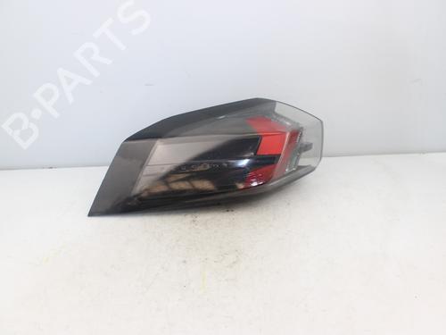 Used Left taillight PEUGEOT 2008 II (UD_, US_, UY_, UJ_, UR_, UC_) e-2008 (UKZKXZ) (136 hp) 17647550