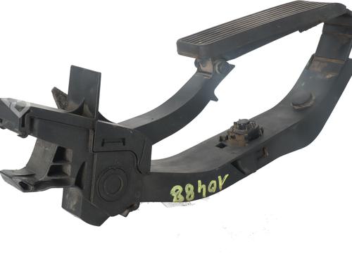 Pedale Pedale MERCEDES-BENZ C-CLASS (W203) C 320 (203.064) (218 hp) 33832911 33832911