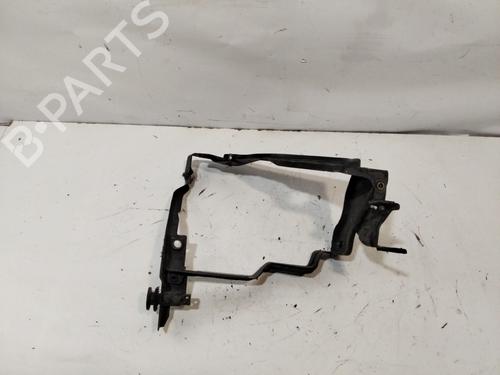 Used Right headlight support MERCEDES-BENZ C-CLASS (W204) [2007-2015]  29607734