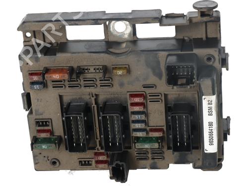 Used Fuse box Fuse box PEUGEOT 307 (3A/C) 1.6 16V (109 hp) 33172760 33172760