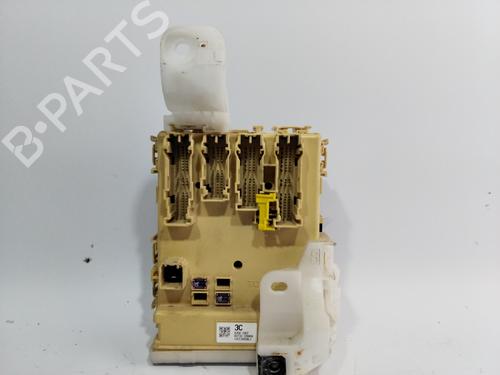 Used Fuse box TOYOTA AURIS (_E18_) 1.8 Hybrid (ZWE186_, ZWE186R) (136 hp) 25651731