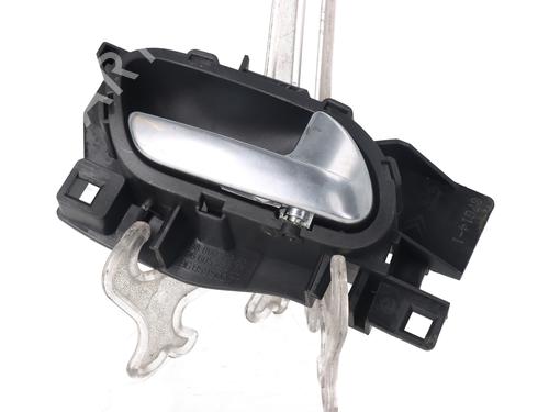 Used Front right interior door handle Front right interior door handle 37759379 37759379