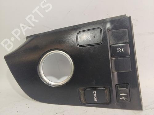 Used Switch TOYOTA AURIS (_E18_) 1.8 Hybrid (ZWE186_, ZWE186R) (136 hp) 23268930