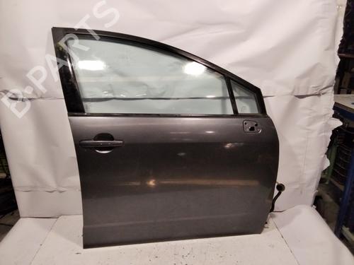 Used Right front door TOYOTA COROLLA Verso (ZER_, ZZE12_, R1_) 2.2 D-4D (AUR10_, AUR10R) (177 hp) 28159068