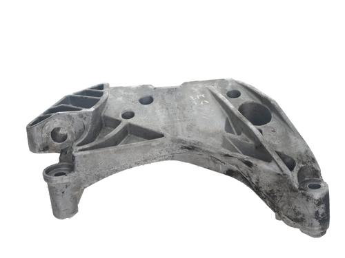 Used Engine mount Engine mount SKODA OCTAVIA III Combi (5E5, 5E6) 1.8 TSI (180 hp) 33037364 33037364