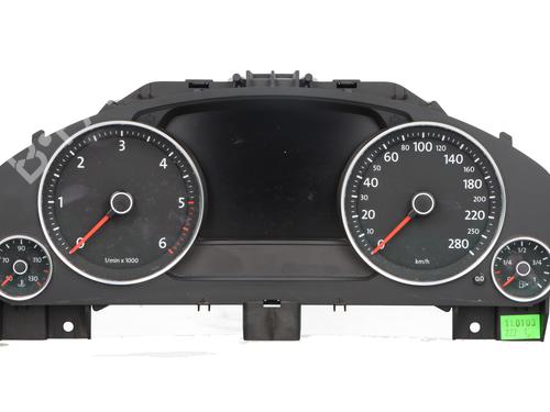 Used Instrument cluster Instrument cluster VW TOUAREG (7P5, 7P6) 3.0 V6 TDI (204 hp) 33263945 33263945
