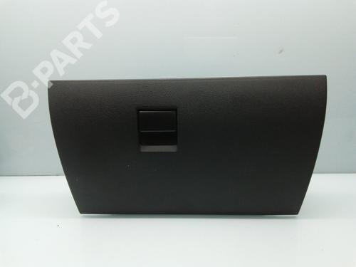 Used Glove box Glove box FORD MONDEO III Saloon (B4Y) 2.0 16V DI / TDDi / TDCi (90 hp) 8692425 8692425
