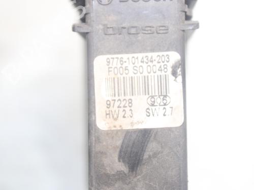 Right front window motor SEAT LEON (1M1) | BP16905484E20