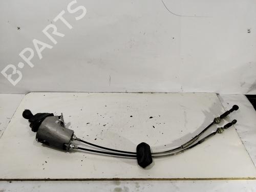 Used Gear lever OPEL VIVARO A Bus (X83) 2.0 CDTI (F7, J7, A07) (114 hp) 32014484