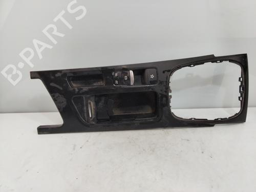 Used Switch RENAULT MEGANE IV Hatchback (B9A/M/N_) 1.5 dCi 110 (B9A3) (110 hp) 19156992