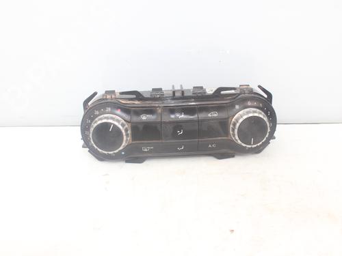 Used Climate control MERCEDES-BENZ CLA Coupe (C117) CLA 220 CDI / d (117.303) (177 hp) 17131994