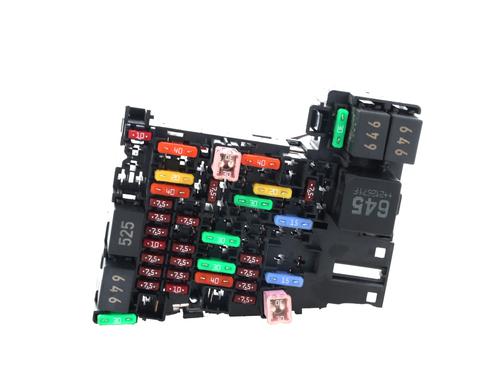 Sicherungskasten für AUDI Q2 (GAB, GAG) 35 TDI quattro (150 hp) 30808497