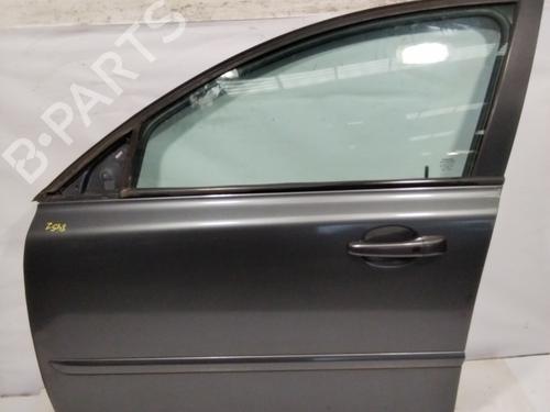 Used Left front door VOLVO V50 (545) D2 (114 hp) 23332346