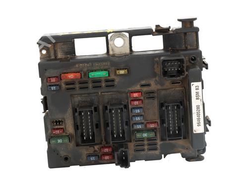 Used Fuse box CITROËN XSARA (N1) 2.0 HDi 90 (90 hp) 30200479