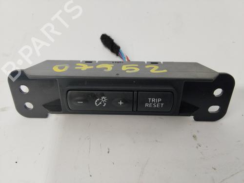 Used Switch NISSAN MICRA V (K14) [2016-2025]  21375210