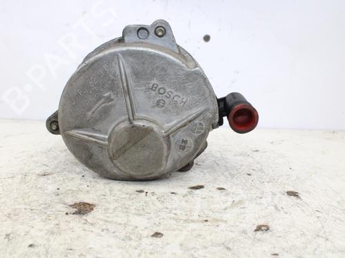 Used Vacuum pump RENAULT MEGANE II Coupé-Cabriolet (EM0/1_) [2003-2010]  15416296