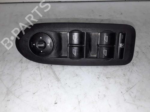 Used Left front window switch FORD KUGA I [2008-2012]  8573320