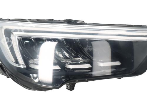 Used Right headlight Right headlight OPEL CROSSLAND X / CROSSLAND (P17, P2QO) 1.2 (75) (82 hp) 33301825 33301825